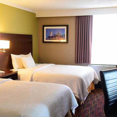 Days Inn By Wyndham Ottawa West מראה חיצוני תמונה