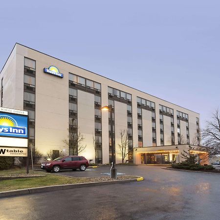 Days Inn By Wyndham Ottawa West מראה חיצוני תמונה