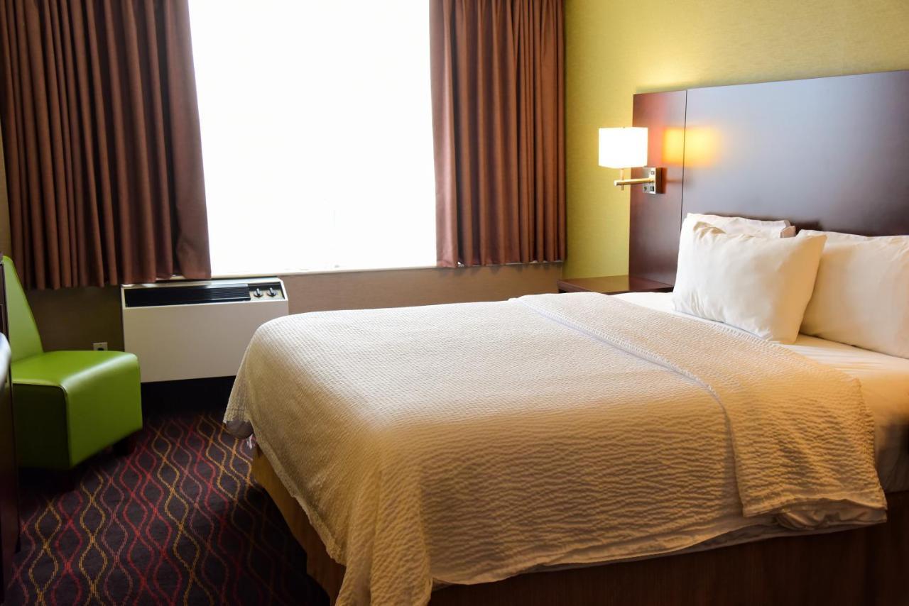 Days Inn By Wyndham Ottawa West מראה חיצוני תמונה