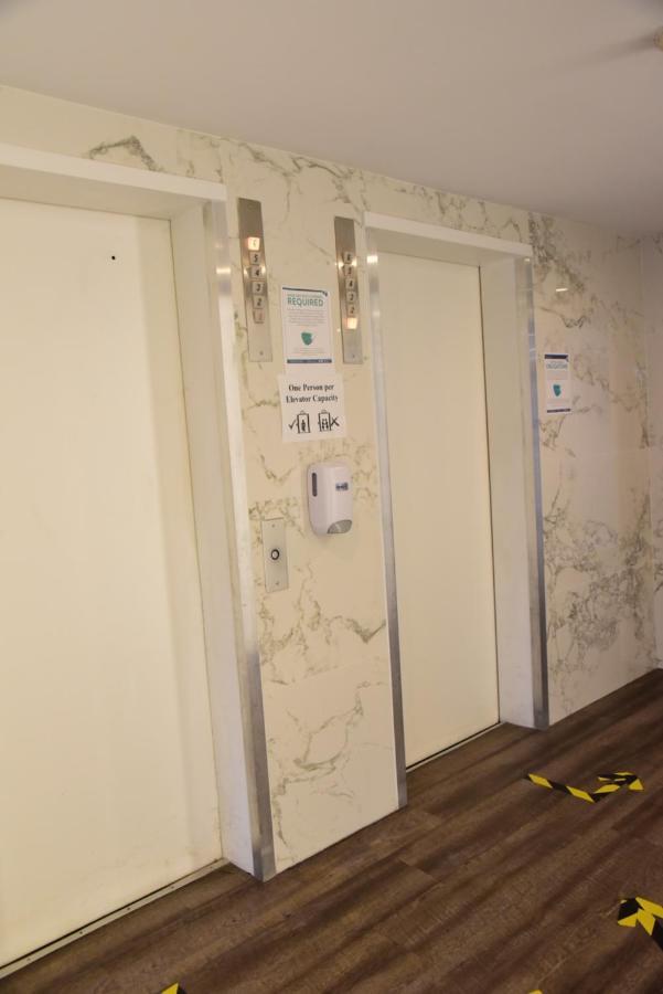 Days Inn By Wyndham Ottawa West מראה חיצוני תמונה