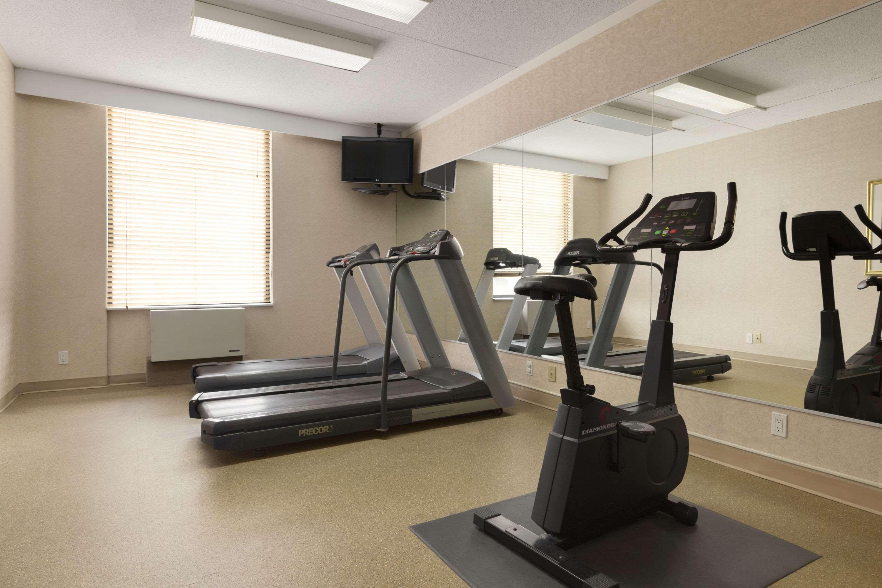 Days Inn By Wyndham Ottawa West מראה חיצוני תמונה