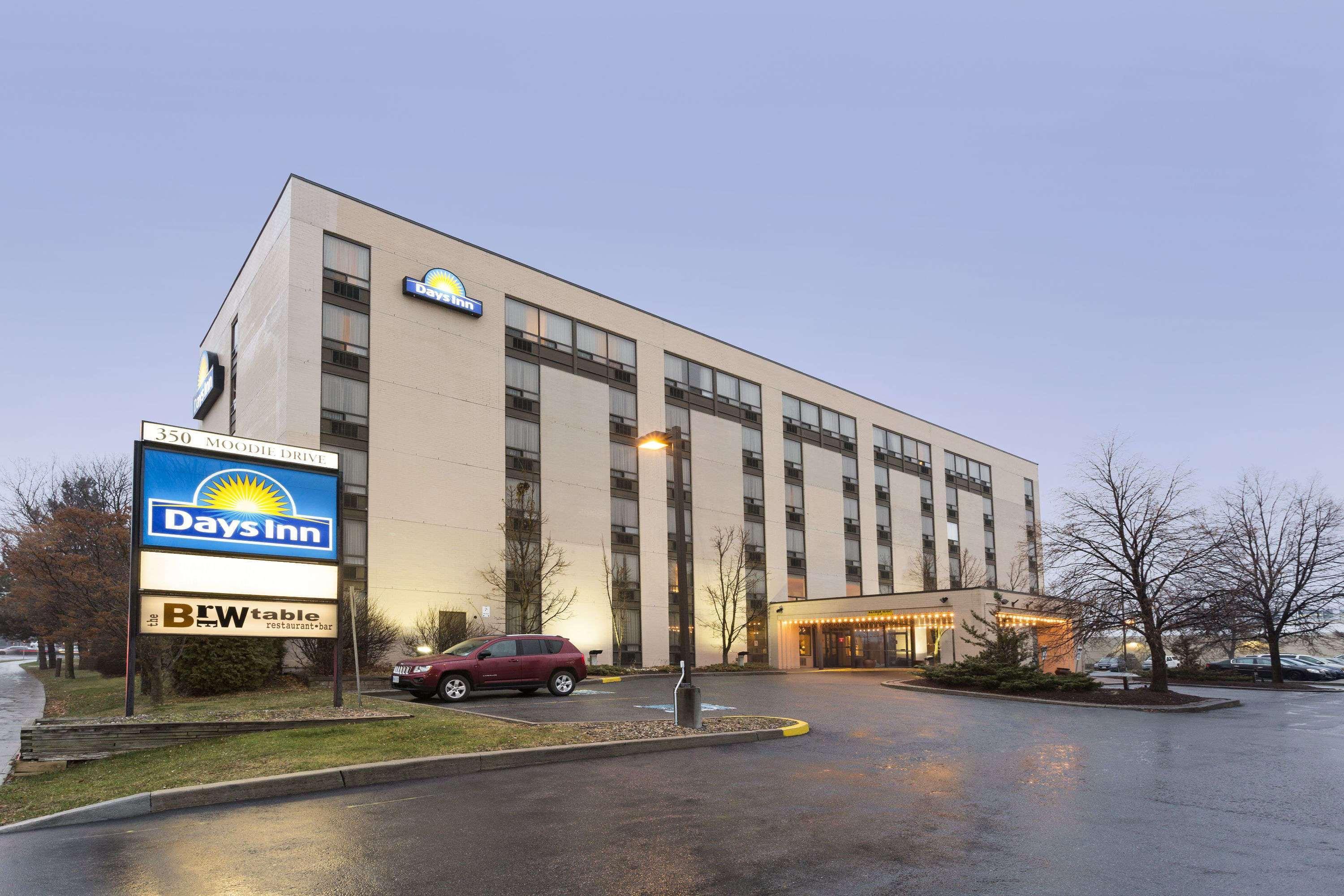 Days Inn By Wyndham Ottawa West מראה חיצוני תמונה