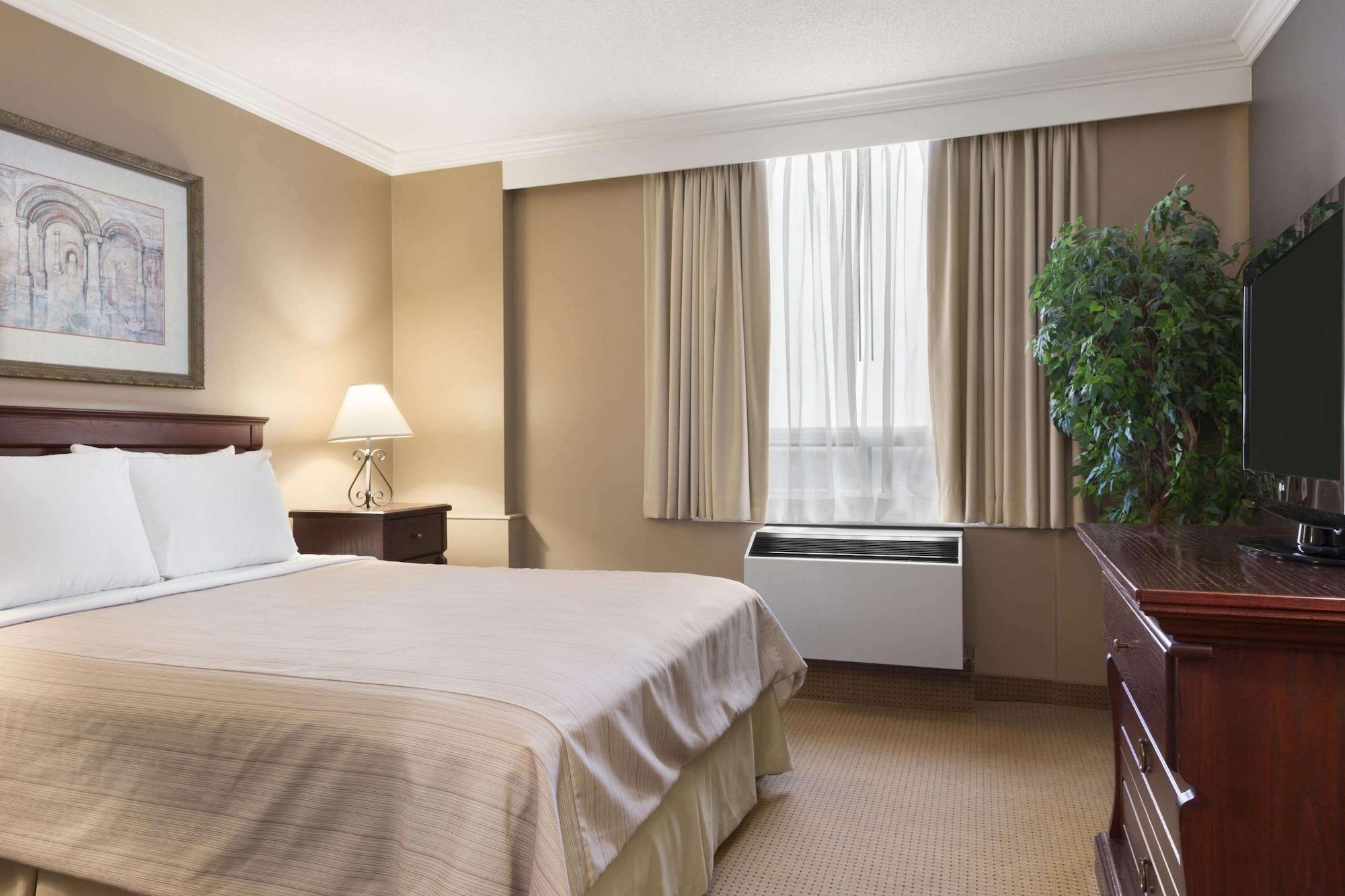 Days Inn By Wyndham Ottawa West מראה חיצוני תמונה