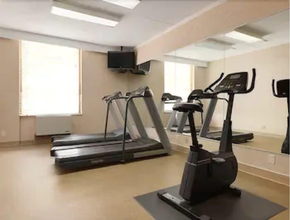 Days Inn By Wyndham Ottawa West מראה חיצוני תמונה
